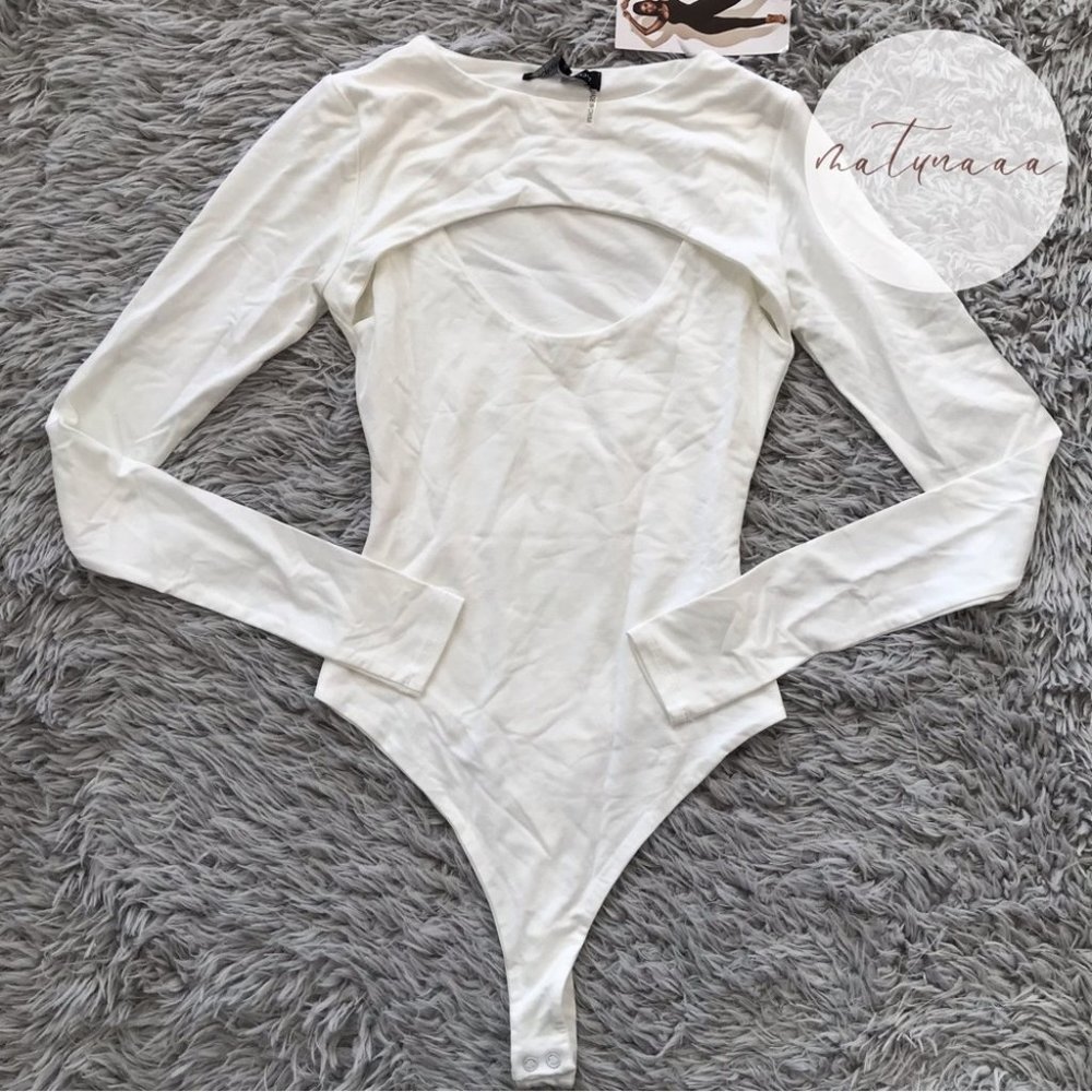 Naked Wardrobe Front Cutout Long Sleeve Bodysuit XS